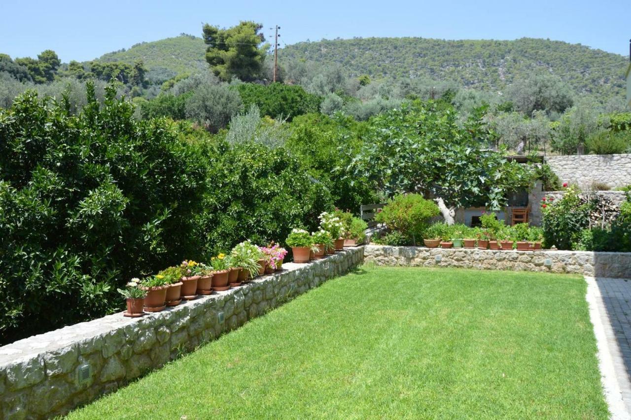 Spiti Portokali Apartamento Epidaurus Exterior foto